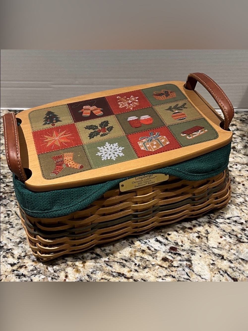 Longaberger 2002 Christmas Collection Traditions Basket w/ Lid & COA